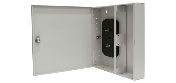 Кросс оптический настенный с дверцей, с замком TELCORD КН-24/32 32-ST/MM-32-ST/UPC-MM50(OM4)-1-КУ-GY 805928