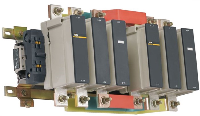 Контактор  IEK KKT73-630-400-10 1160022